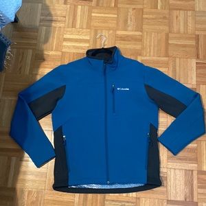Men’s Columbia soft shell with Omni heat - barely worn